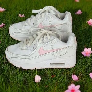 Nike Kids Sneakers in White and Pink